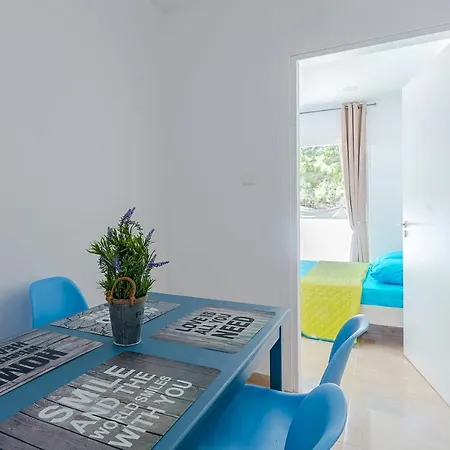 Apartamento Color Cyprus Amozoniu Oroklini