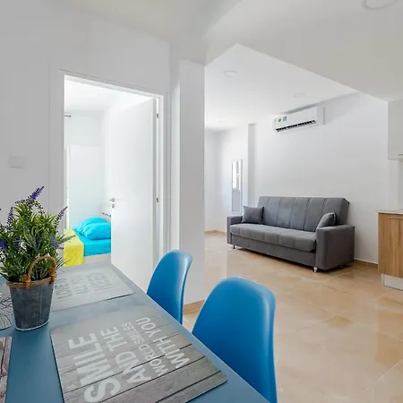 Apartamento Color Cyprus Amozoniu Oroklini