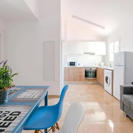Apartamento Color Cyprus Amozoniu Oroklini