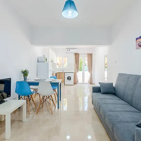 Color Cyprus Amozoniu דירה בורוקליני