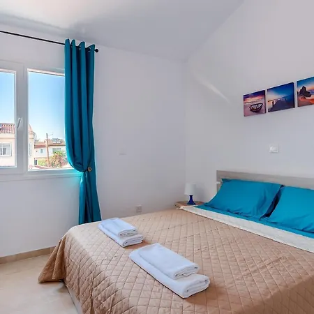 Color Cyprus Amozoniu * בורוקליני