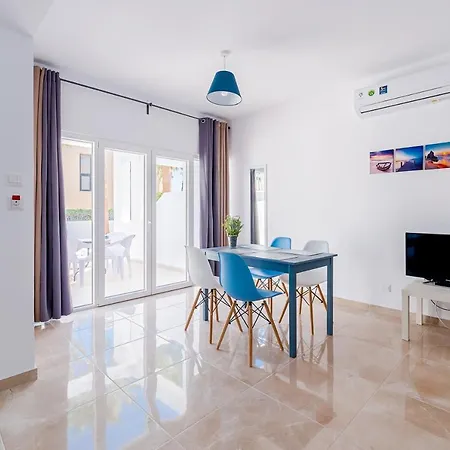 דירה Color Cyprus Amozoniu